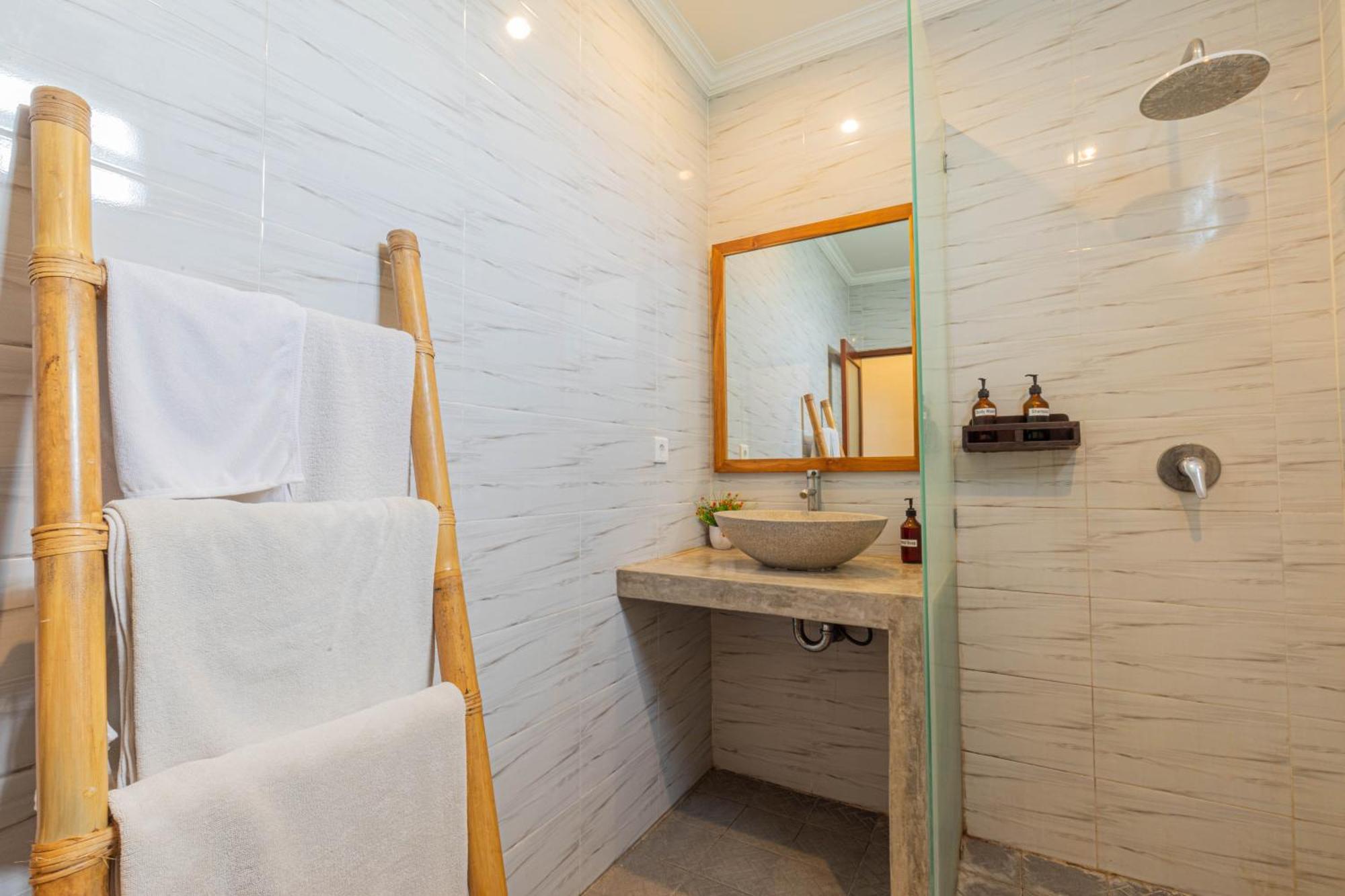 קנגו Frangipani House And Spa By Ecommerceloka מראה חיצוני תמונה